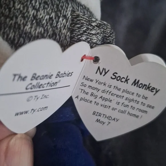TY Beanie Baby - SOCK MONKEY (New York Shirt) (8.5" Plush) - Picture 4 of 6